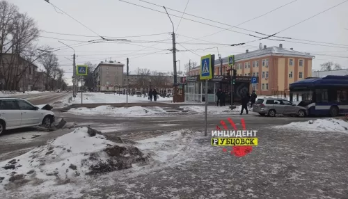 В центре Рубцовска произошло жесткое ДТП с участием троллейбуса