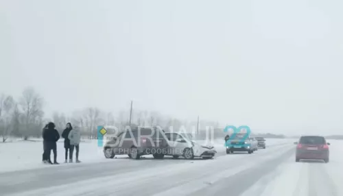 Три автомобиля попали в ДТП на Змеиногорском тракте около Барнаула