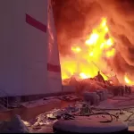 Мощный пожар произошел на складе Wildberries в Шушарах