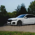 В Барнауле белоснежный BMW 7-Series в бронепленке продают за 7,5 млн рублей