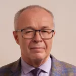 Умер бывший директор лингвистического института АлтГПА Игорь Колесов