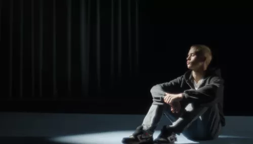Звезда Слова пацана выпустил клип на песню, которую пел в сериале