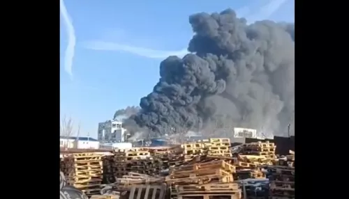 В Шахтах Ростовской области загорелся полиэфирный завод, есть пострадавшие