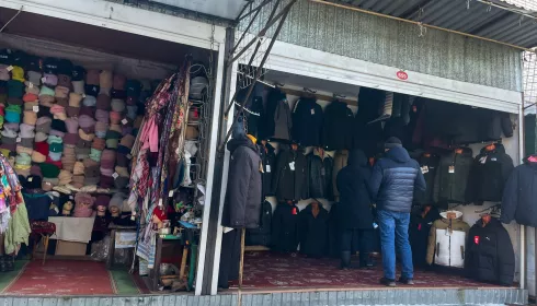 Все сложно: продавцы барнаульских базаров жалуются на конкуренцию маркетплейсов