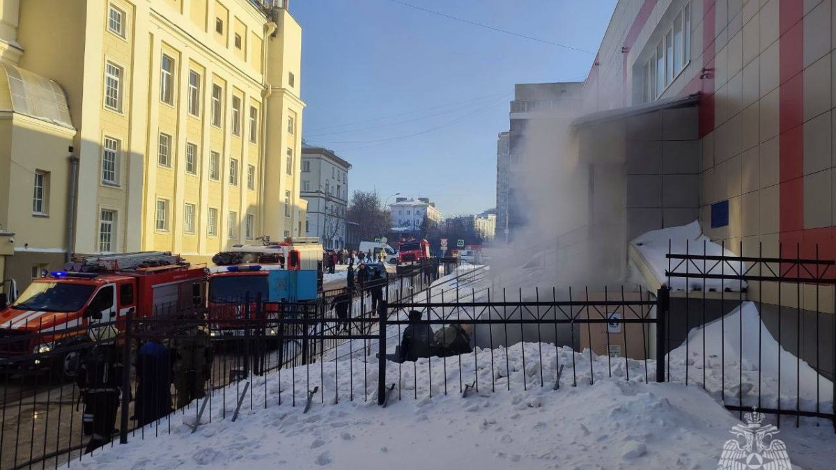Пожар в гимназии №10 в Новосибирске