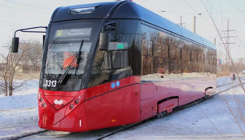 Трамвай из партии белорусских вагонов впервые проехал по улицам Барнаула