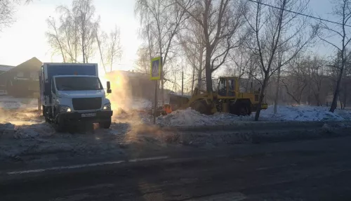 В Барнауле устранили коммунальную аварию на проспекте Ленина