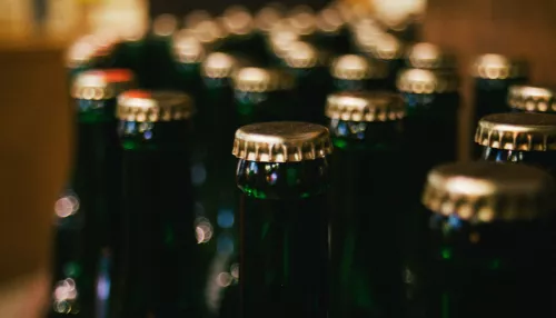 Депутаты АКЗС одобрили запрет на продажу алкоголя в праздники