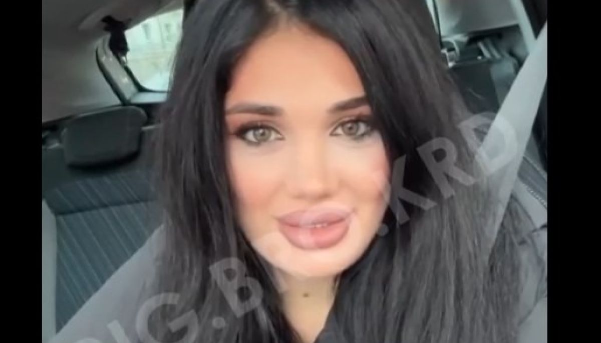 Подруга предлагает своего бывшего. Предложить девушке встречаться. Подруги беседуют. Подкатывает к сестре. Сандра баллок на коленях.