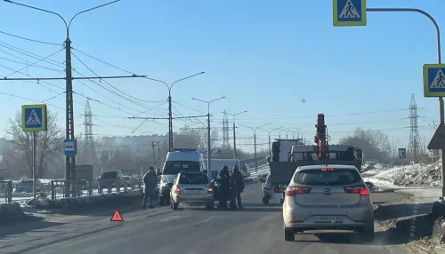 В Барнауле водитель авто попал в ДТП из-за проблем со здоровьем
