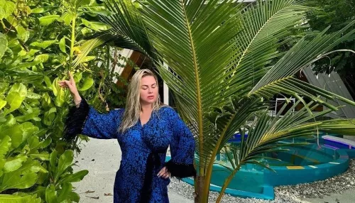 Анна Семенович отдыхает на Мальдивах с тайным возлюбленным