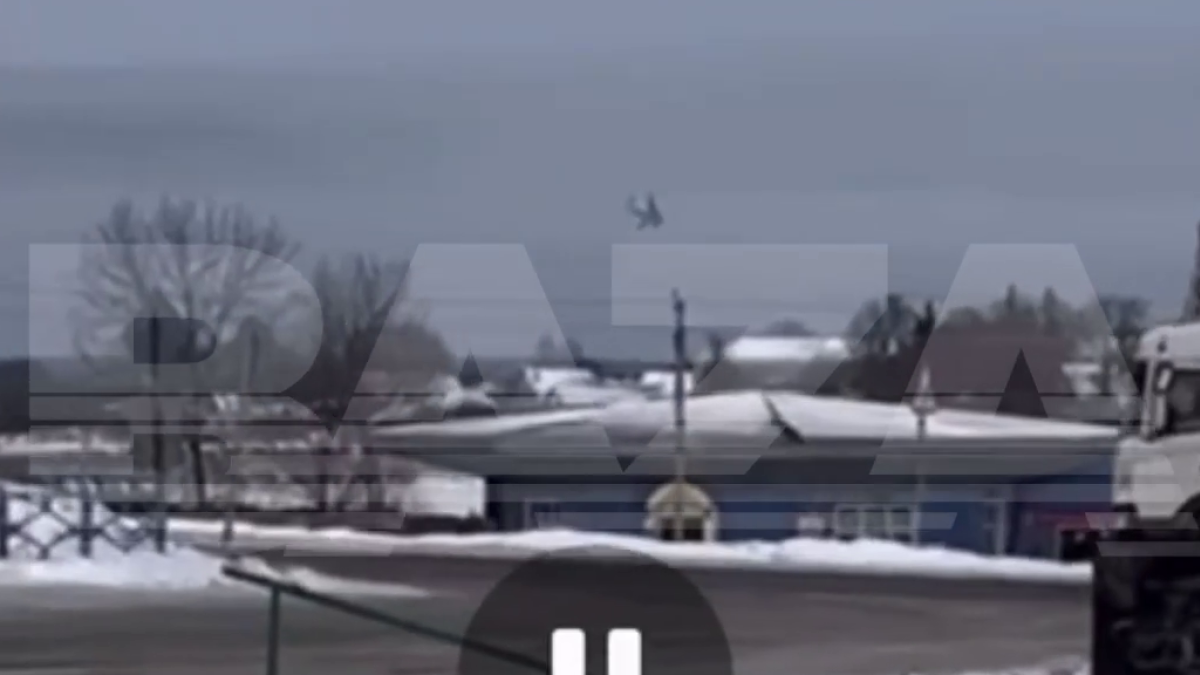 Момент падения самолета над Белгородской областью