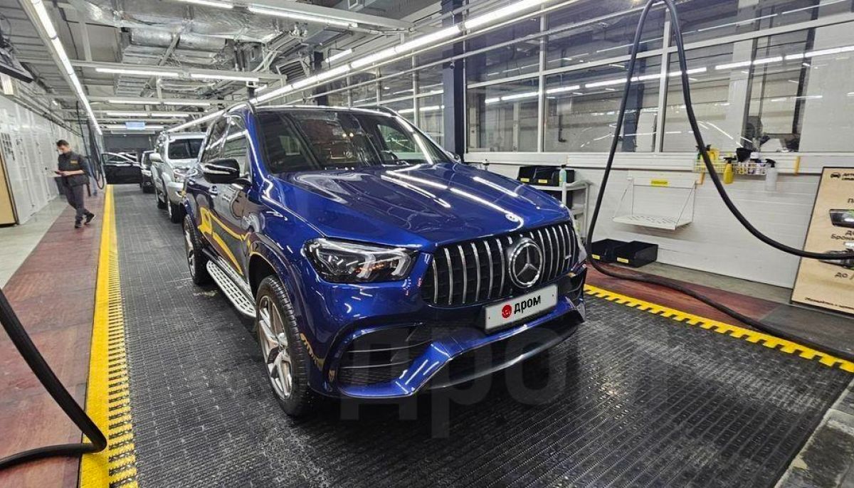 В Барнауле продают мощный ярко-синий Mercedes-Benz GLE - Толк 25.01.2024