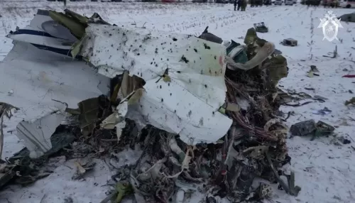 СК показал кадры с места крушения военного самолета Ил-76