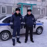 Алтайские полицейские помогли женщине с ребенком, застрявшим в снежном плену