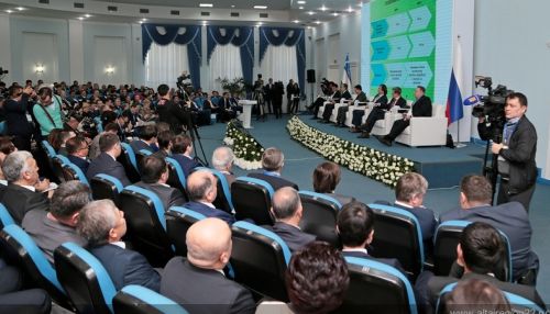Алтай на форуме в Узбекистане: уже заключены контракты на миллиард рублей