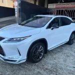 В Барнауле за 7 млн рублей продают белоснежный Lexus RX300 в бронепленке