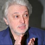Директор Добрынина опроверг информацию об инсульте певца