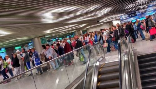 Около 30 рейсов задержаны и отменены в аэропортах Москвы