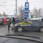 В Барнауле две машины не поделили дорогу около стелы Ленинского района