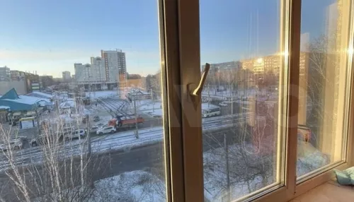 В Барнауле продают солнечную четырехкомнатную хрущевку за 4,5 млн рублей