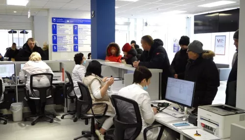 В 14-й поликлинике Барнаула объяснили, почему отказывают сотням людей в приписке