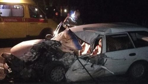 Грузовик и легковушка столкнулись в Бийске – водитель грузовика оказался пьян