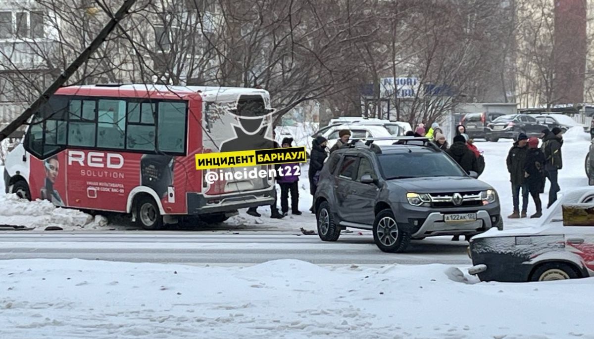 ДТП с участием маршрутки произошло в Барнауле 18 февраля - Толк 18.02.2024