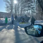 В Барнауле на Змеиногорском тракте иномарка перевернулась на бок