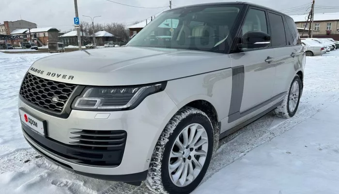 В Барнауле за 12 млн рублей продают мощный Range Rover с панорамной крышей