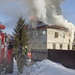 Очевидец спас троих детей из полыхающего дома в Новоалтайске