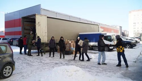 Из Барнаула в зону СВО отправили 40 тонн груза ко Дню защитника Отечества