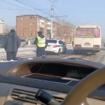 В Бийске водитель автобуса сбил женщину на пешеходном переходе
