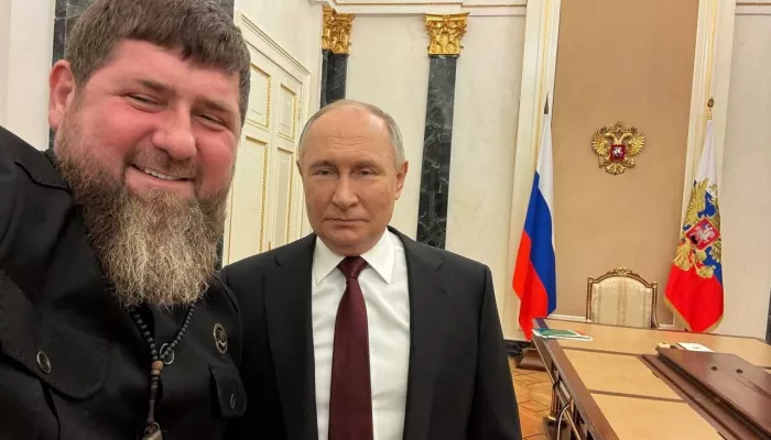 Чеченский лидер приехал в Кремль и сделал селфи с Путиным