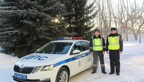 В Барнауле полицейские спасли потерявшего сознание мужчину