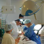 Сложную двойную операцию провели алтайские хирурги и онкологи