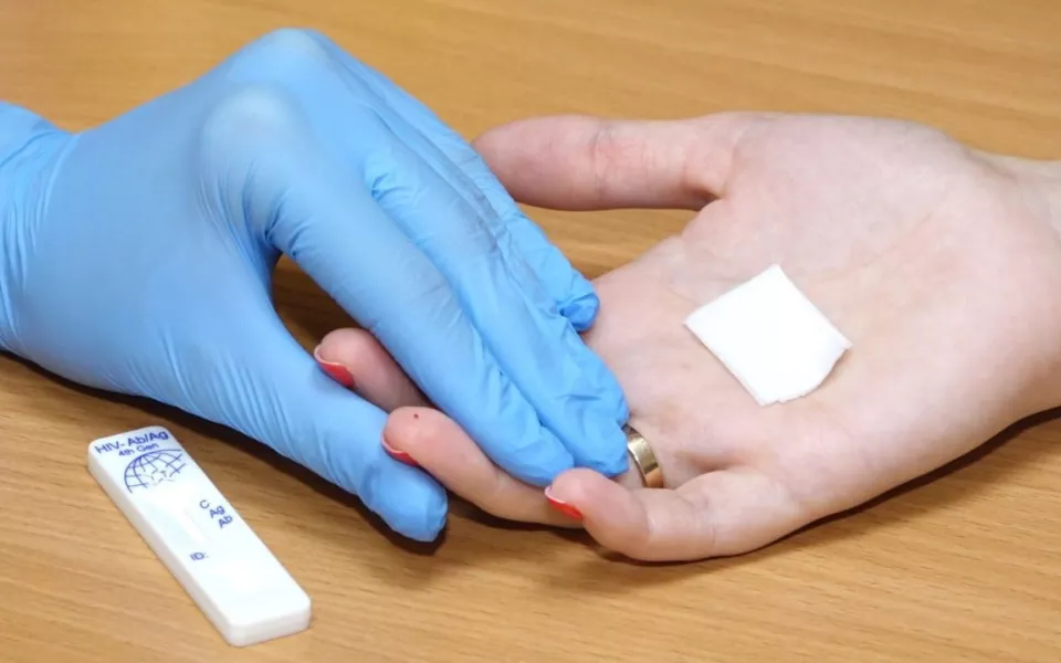 Барнаульцам предлагают бесплатно провериться на ВИЧ