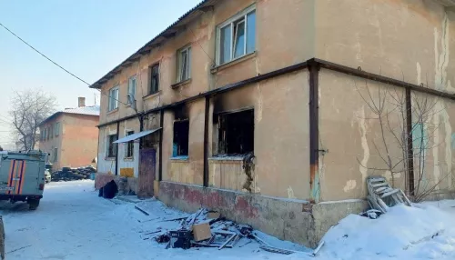 В Барнауле жильцам аварийной двухэтажки разрешили забрать вещи из своих квартир
