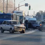 В Барнауле на Змеиногорском тракте столкнулись пять автомобилей