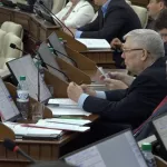 Запреты, экзамены, споры: какие решения приняли алтайские депутаты на сессии АКЗС
