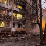 В Санкт-Петербурге беспилотник упал на жилую пятиэтажку