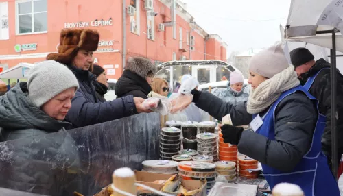 Барнаульцы закупились на 7 млн рублей на первой весенней ярмарке. Фото