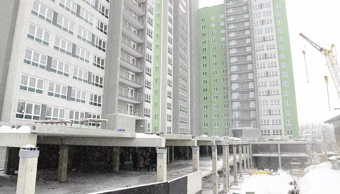 В Барнауле обсудили завершение строительства дома на улице Петра Сухова, 34
