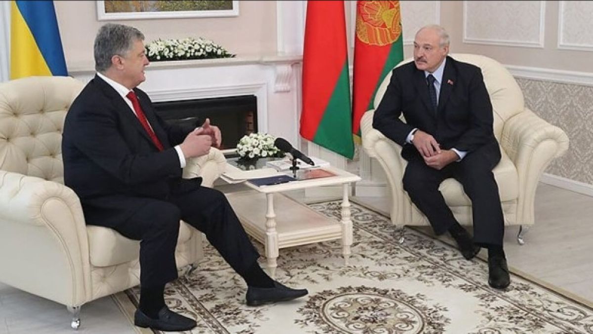 Порошенко нарушил протокол на встрече с президентом Белоруссии