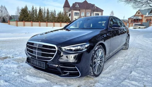 В Барнауле за 17 млн рублей продают Mercedes-Benz в бронепленке и с панорамной крышей
