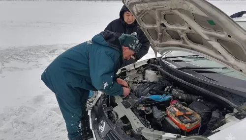 Алтайские спасатели помогли семье из Монголии, которая застряла на Чуйском тракте