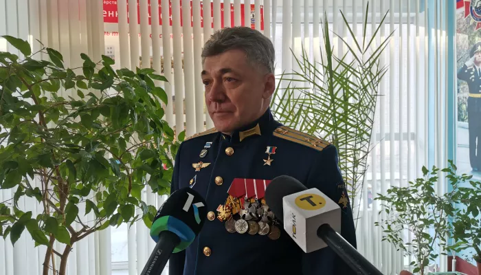 Есть такая профессия: Герой России рассказал студентам в Барнауле о любви к Родине