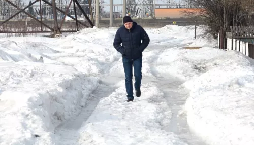 Жители села Солнечное боятся потопа из-за нечищеных сугробов