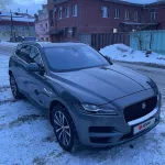 В Барнауле за 3 млн рублей продают Jaguar F-Pace с охлаждением бардачка