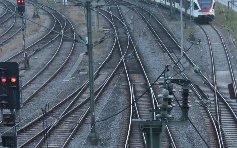 Ребенка ударило током на грузовом вагоне в Алтайском крае